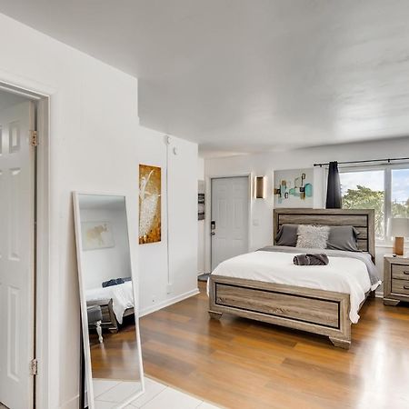 Coral Sands Huge Studio W/ 2 Queen Beds! ウェストパームビーチ エクステリア 写真