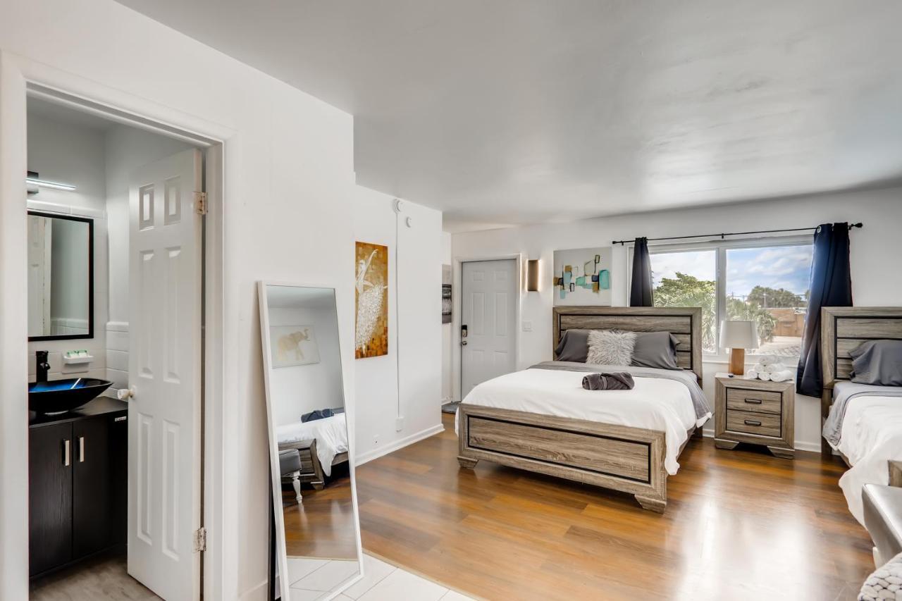 Coral Sands Huge Studio W/ 2 Queen Beds! ウェストパームビーチ エクステリア 写真